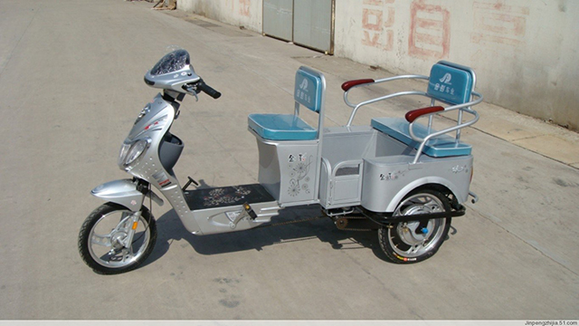 2004年 老哥俱乐部1號車.jpg